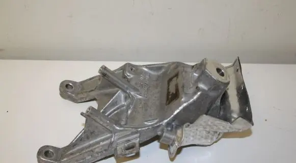 Audi A4 S4 B9 Engine mounting bracket 4M0199308AD