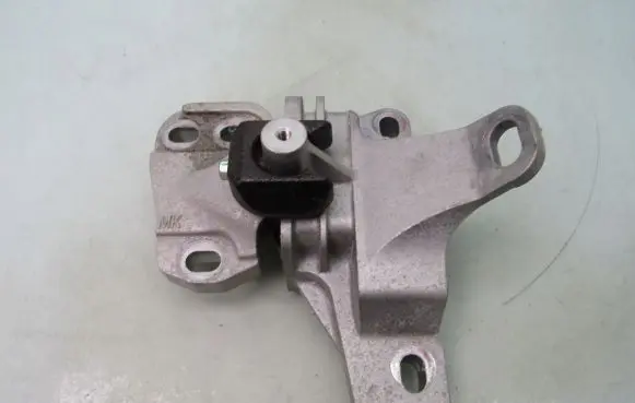 Mazda MX-30 Gearbox mounting bracket A260573