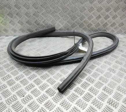 Jaguar XJ X350 Rubber seal front door (on door) C2C33736