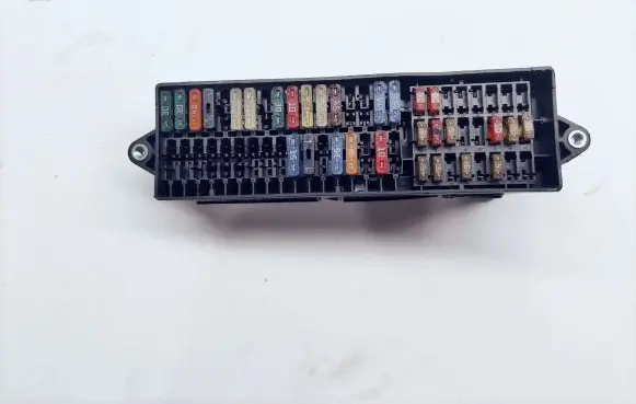 Volkswagen Touran I Fuse module 1T1937615 18735