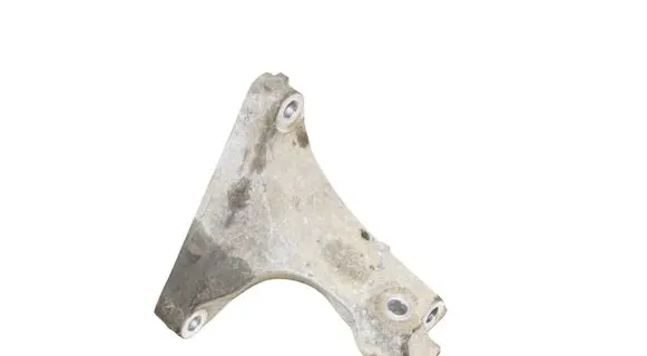 Subaru Outback (BS) Engine mounting bracket