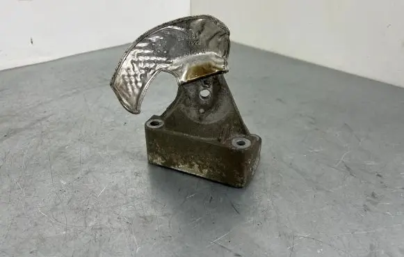Jeep Grand Cherokee Engine mounting bracket 52124990A