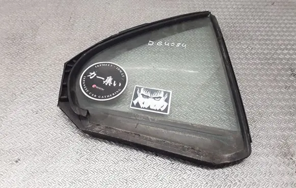 Mitsubishi Lancer VIII Rear vent window glass 