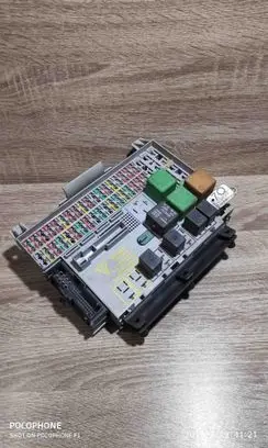 Opel Vectra B Fuse module 90504534