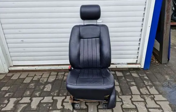 Lincoln Navigator Front driver seat 