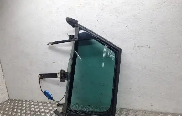 Seat Exeo (3R) Rear window lifting mechanism without motor 8E0839462C