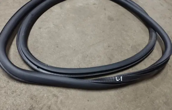 Jeep Renegade Front door rubber seal