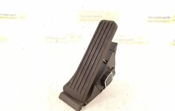 Accelerator throttle pedal