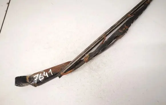 Chrysler Voyager Rear wiper blade arm