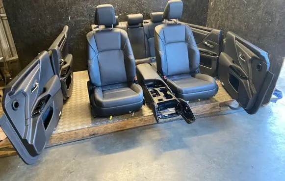 Seat set