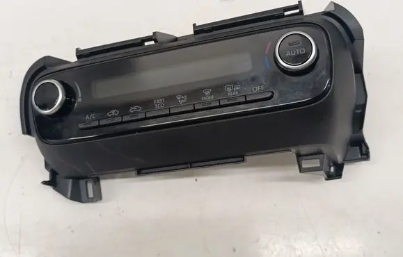 Toyota Yaris XP210 Climate control unit 559000DN30