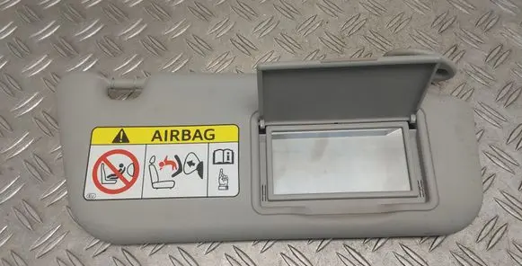 Sun visor