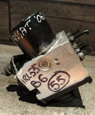 Volkswagen PASSAT B6 ABS Pump 3C0614095P 16332401 16332501A