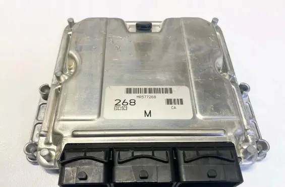 Mitsubishi Carisma Engine control unit/module ECU 0281010437 8200296435