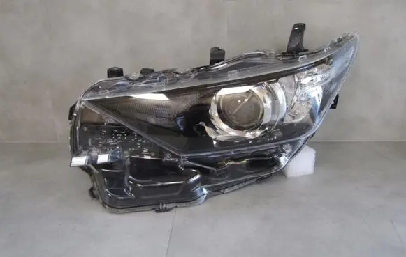 Toyota Auris E180 Headlight/headlamp 81150-02K30