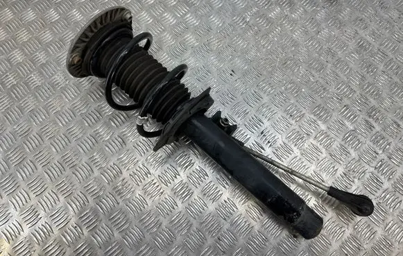 BMW 4 F32 F33 Front shock absorber with coil spring 6868661