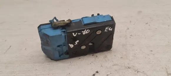 Volvo V70 Front door lock 8650546