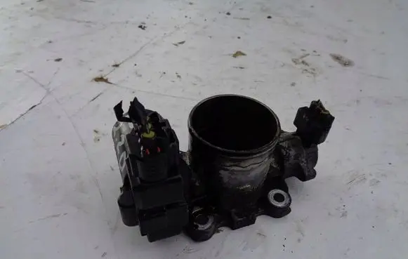 Lexus IS 220D-250-350 Throttle valve