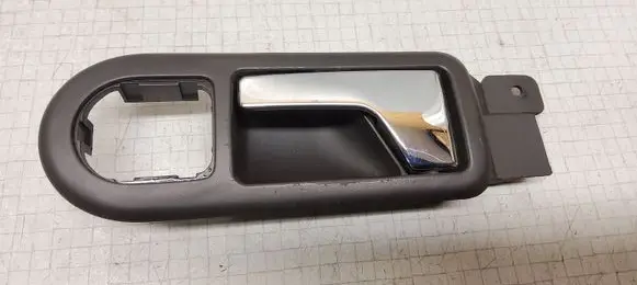 Volkswagen PASSAT B5.5 Front door interior handle 3B1837113