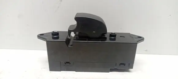 Mitsubishi Colt Electric window control switch MN141018 C8DD389M 3064D6