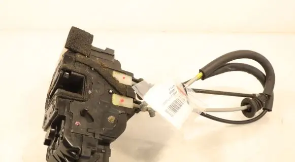 Hyundai i30 Rear door lock 834102L000