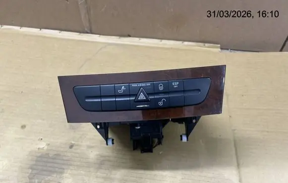 Mercedes-Benz E W211 CD/DVD changer A2116800552 2116800552