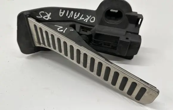 Skoda Octavia Mk2 (1Z) Accelerator throttle pedal 1K2723503AF