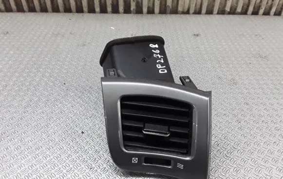 Toyota Avensis Verso Dashboard side air vent grill/cover trim 5566044080