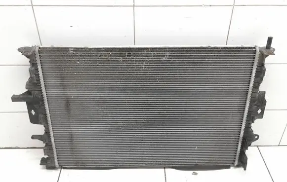 Volvo V40 Coolant radiator 31319064