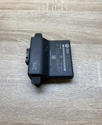 Volkswagen Touran I Gateway control module 1K0907530E 1K0907951