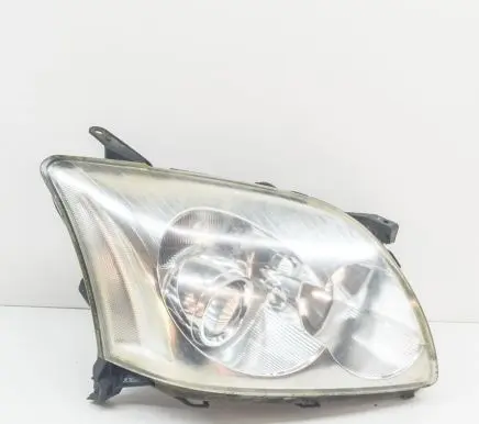 Toyota Avensis T250 Headlight/headlamp