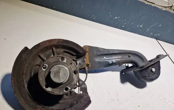 Volkswagen Touran II Rear wheel hub 1T050522F