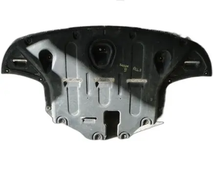 Hyundai Tucson TL Engine splash shield/under tray 