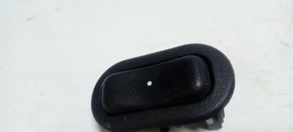 Opel Zafira A Electric window control switch 90561388