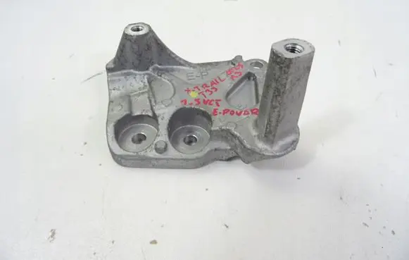 Nissan X-Trail T33 Engine mount vacuum valve X-TRAIL