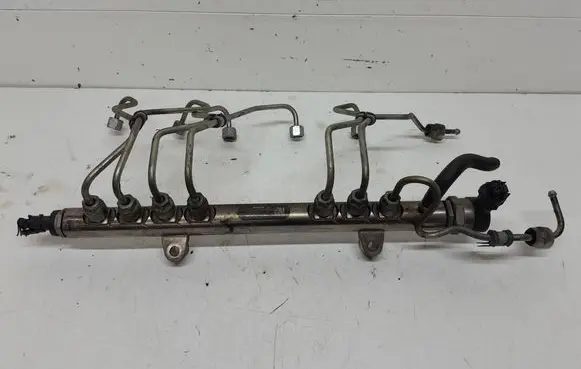 Volvo V60 Fuel main line pipe 30777759