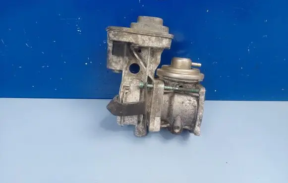 Volkswagen Touareg I EGR valve 07Z131501A 102822