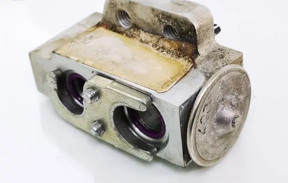 Air conditioning (A/C) expansion valve