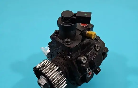 Audi A8 S8 D3 4E Fuel injection high pressure pump 0445010171 IMPRK1460472