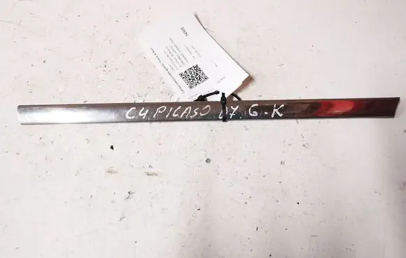 Citroen C4 I Picasso Rear side glass trim B585