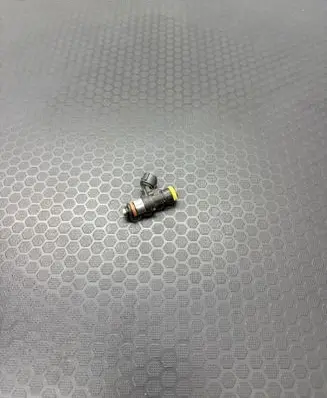 Volkswagen PASSAT B7 Fuel injector 0280158815 03C906039
