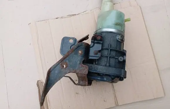 Ford S-MAX Power steering pump 