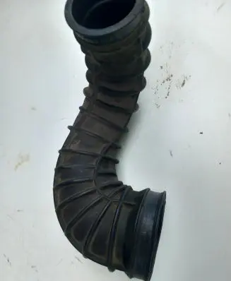Volvo V70 Turbo air intake inlet pipe/hose 08634143