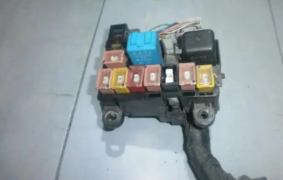 Mazda 323 F Fuse box set 72543033