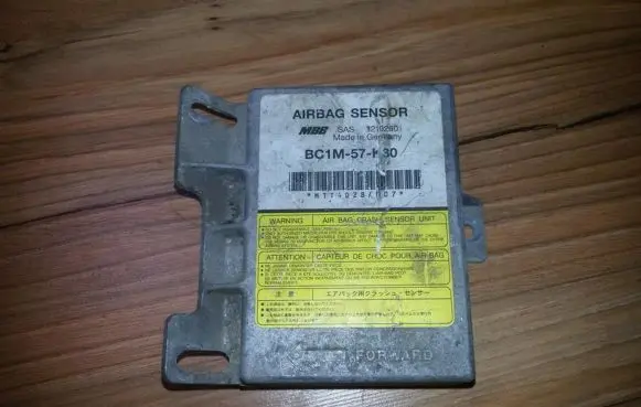 Mazda 323 Airbag control unit/module bc1m57k30 12192601