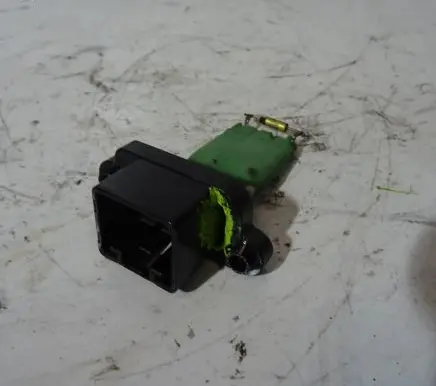 Skoda Citigo Heater blower motor/fan resistor 00115948-02