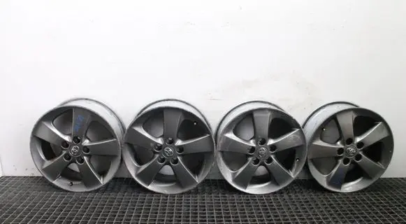 Toyota Auris E180 R17 alloy rim 4261102C70 4261102E00