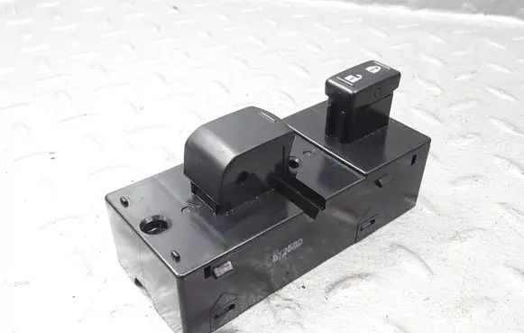 Nissan Note (E12) Electric window control switch 6Y258D