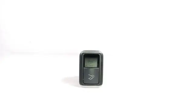 Mercedes-Benz CLS C218 X218 Tailgate opening switch A2129059300