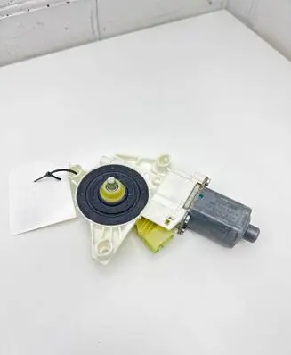Mercedes-Benz ML W164 Front door window regulator motor A2518200742